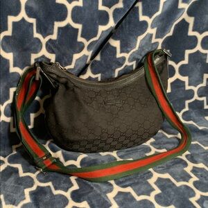 Gucci Black Canvas Monogram Green Red Web Strap Crossbody Adjustable Bag Purse